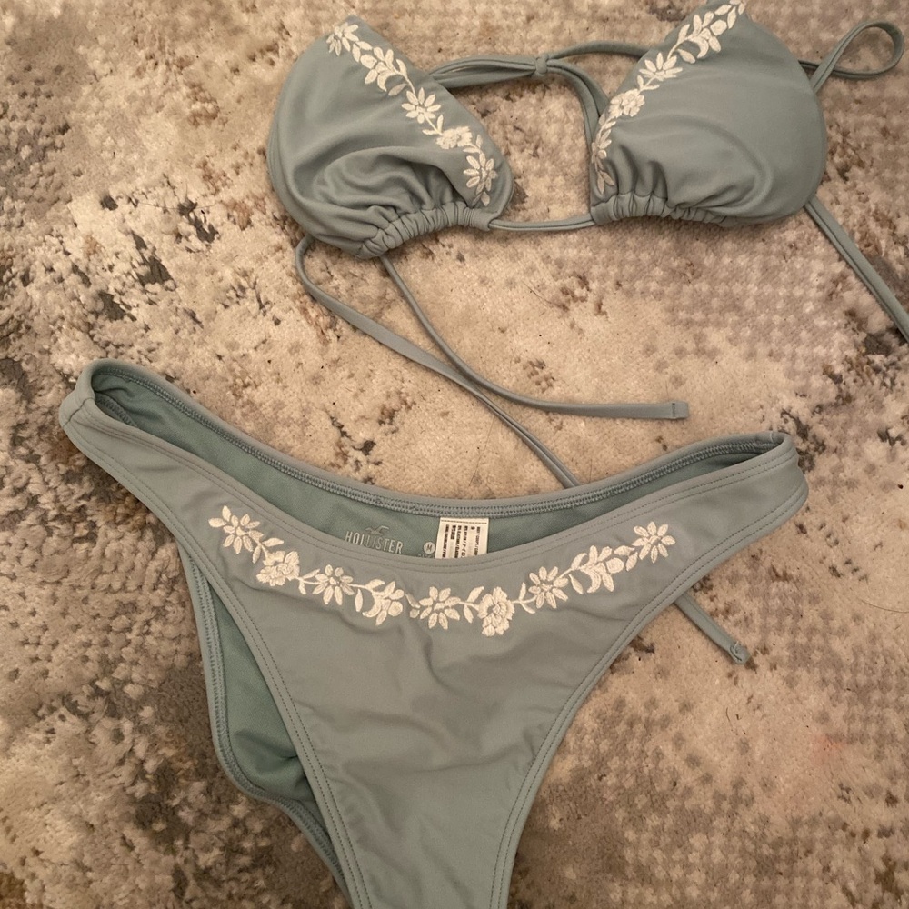 HOLLISTER BIKINI BOTTOM AND TOP
